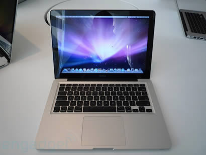 apple-new-macbook-late20081.jpg